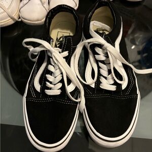 Converse unisex black and white sneaker M6/W7.5